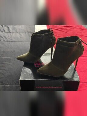 DbDk Fashion Women’s Pointed Toe Stiletto Ankle Boot in Olive Green, Size 9